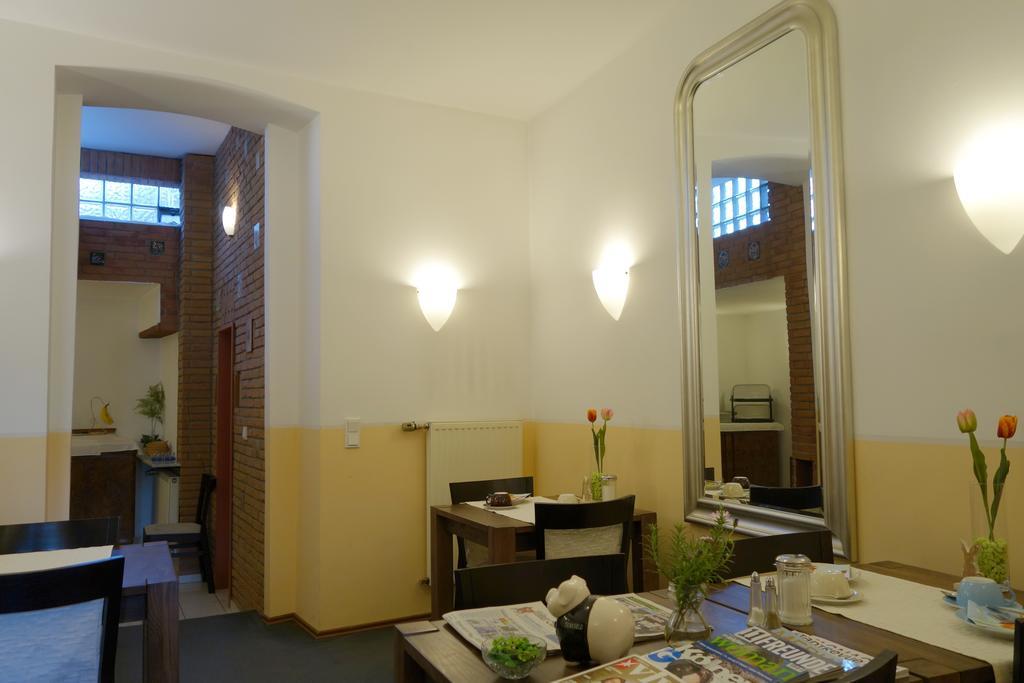 Pension Am Helenenwall Colonia Exterior foto